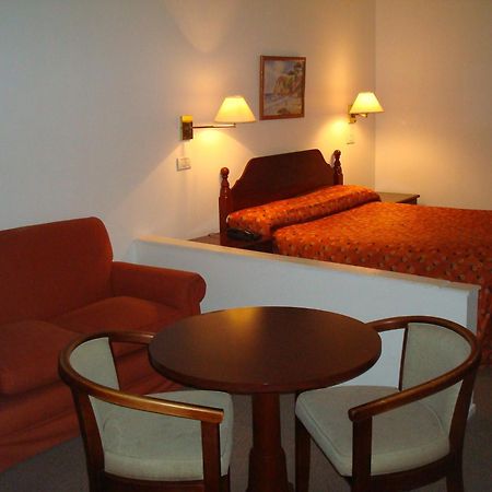 Family Inn San Rafael  Bagian luar foto